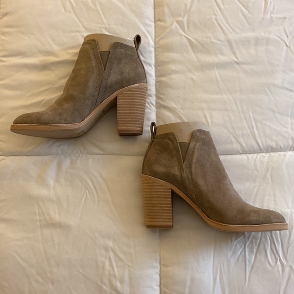 Dolce Vita Simone Bootie - Picture 3 of 3